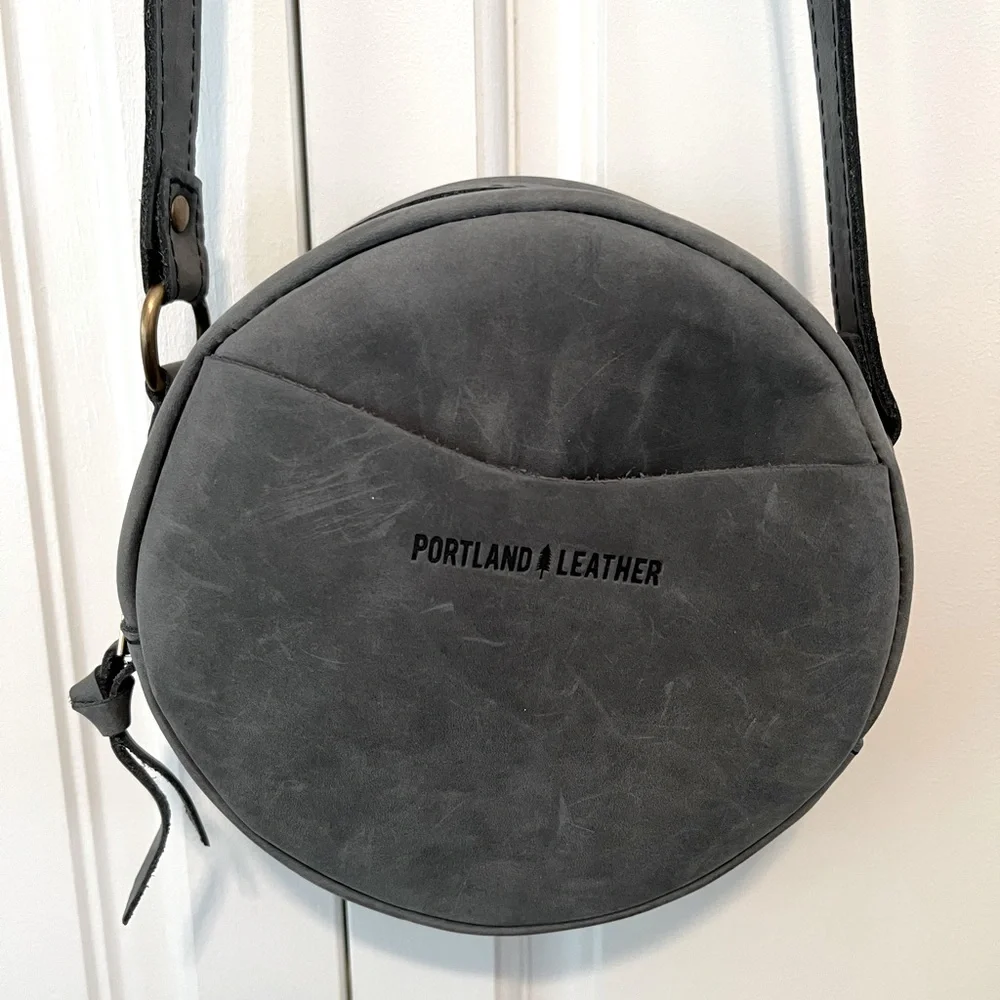 Portland Leather crossbody - Picture 2 of 5